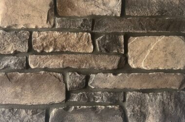 Close-up of Boulder Trail Chiseled Edge manufactured stone veneer