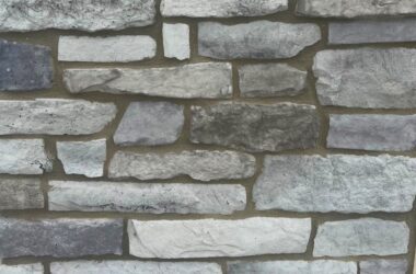 Closeup of glacial bluff chiseled edge manufactured stone veneer